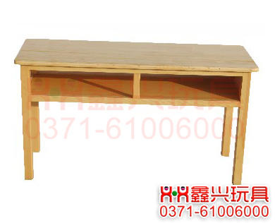 雙人木質(zhì)大班桌-幼兒園桌椅-<a href=http://www.gmxchz.com.cn/ target=_blank class=infotextkey>幼兒園玩具</a>.jpg